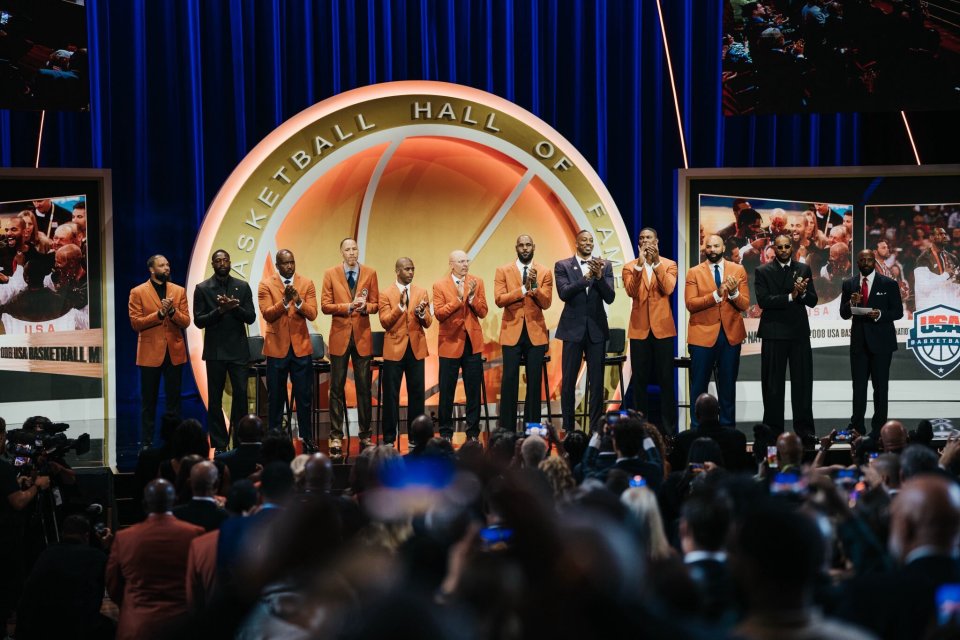 一旁的詹姆 一旁的詹姆