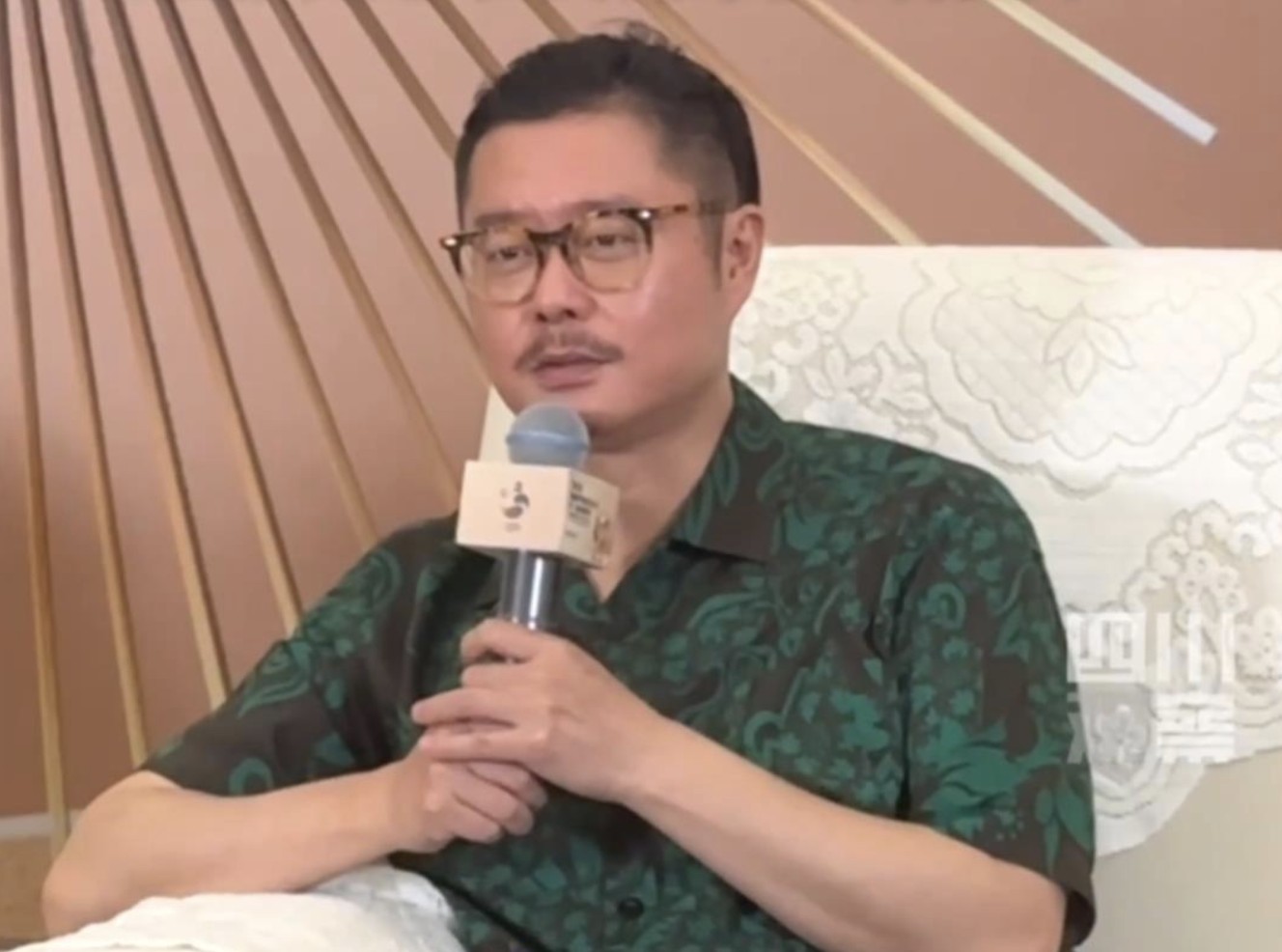 AA, 里面饰演足 AA, 里面饰演足